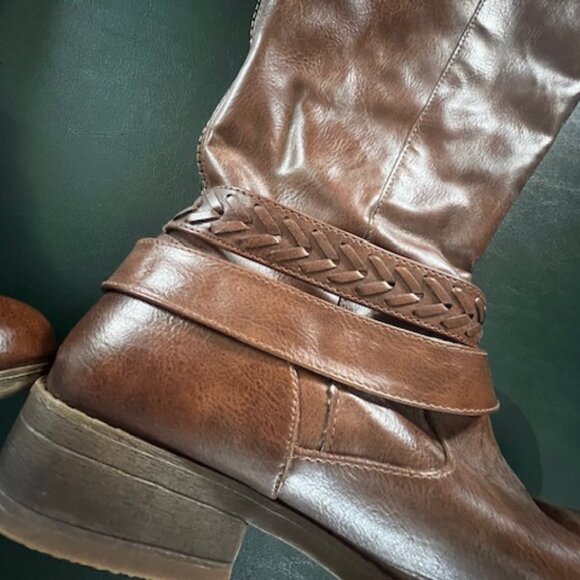 Closet clearance Madden Girl Distressed Boots - Picture 4 of 9